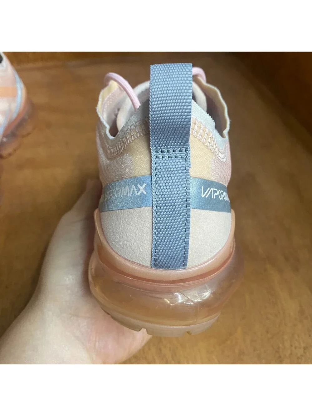 Nike Air Vapormax Womens Sz 8 Running Shoes Peach Pink Silver Sneaker CQ9703-600